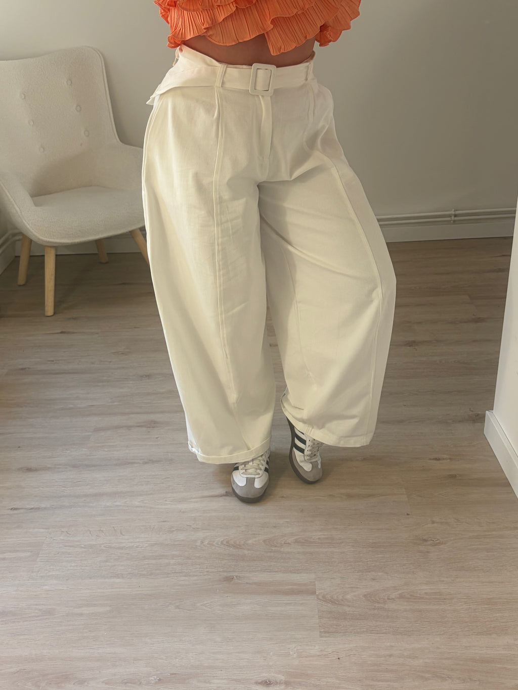 Pantalon Kathy Barrel Blanc Ceinture